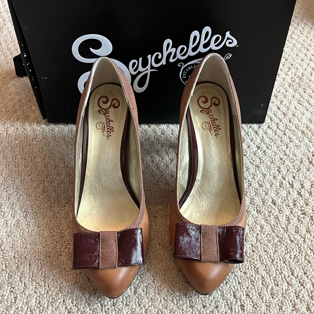 Seychelles Spacebar Pumps